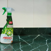 اسپری لکهبر آریل (Ariel Stain Remover) – پاککننده لکههای سخت