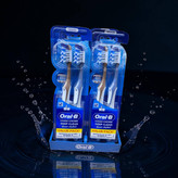 مسواک اورال بی Criss Cross Deep Clean – برس متوسط، بسته ۲ عددی